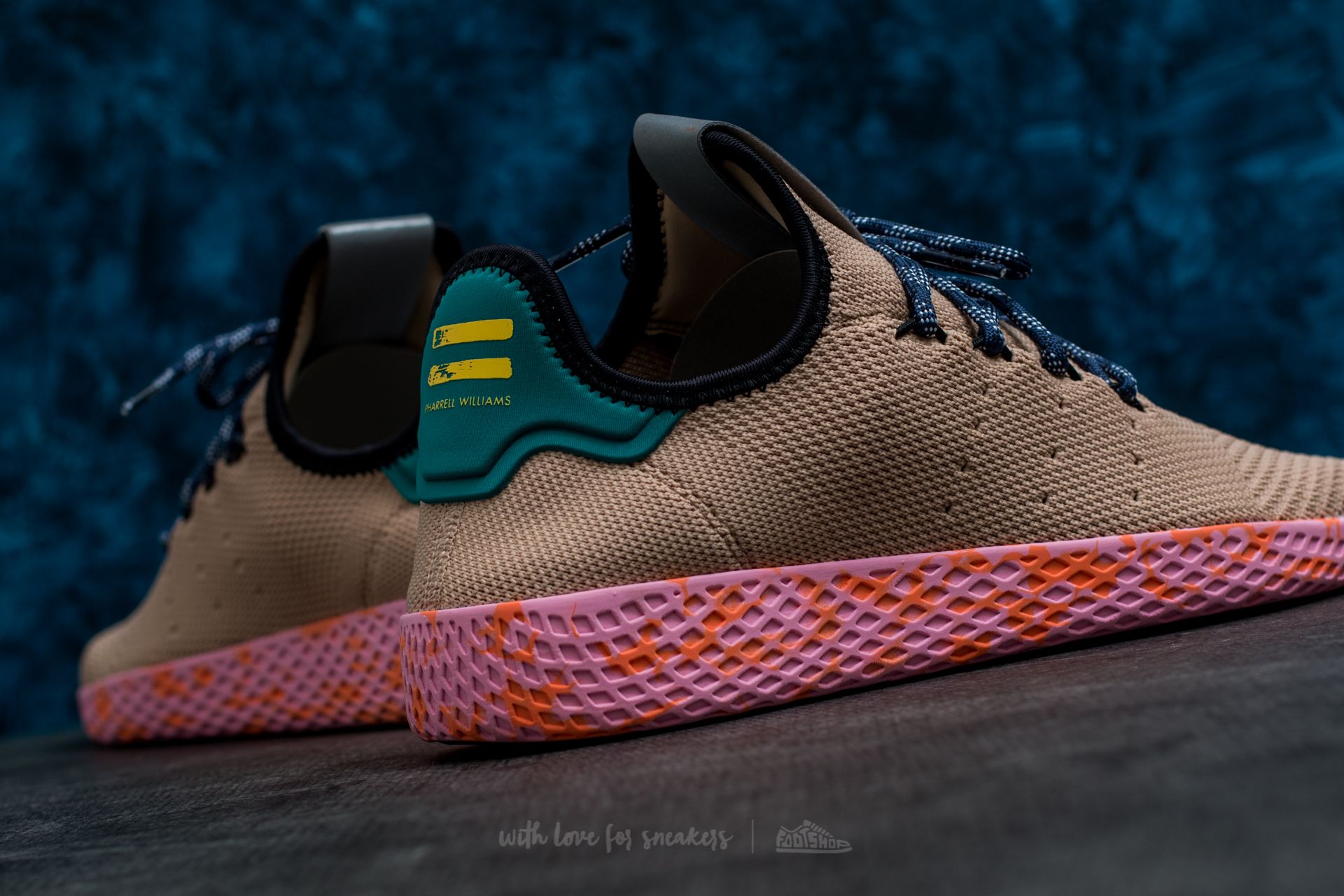 Férfi cipők adidas Pharrell Williams Tennis HU Tan/ Tan