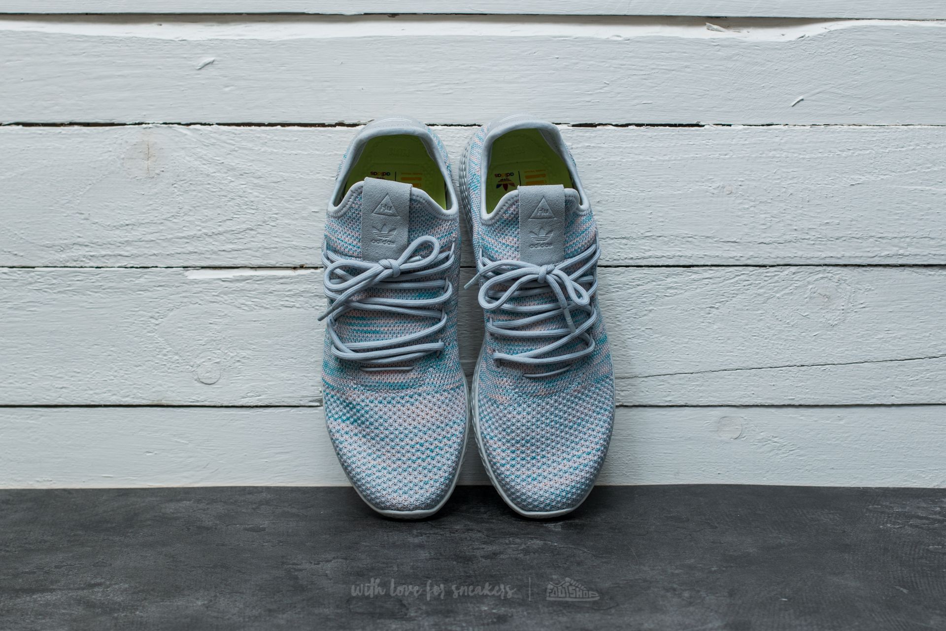 Light blue new arrivals pharrell adidas