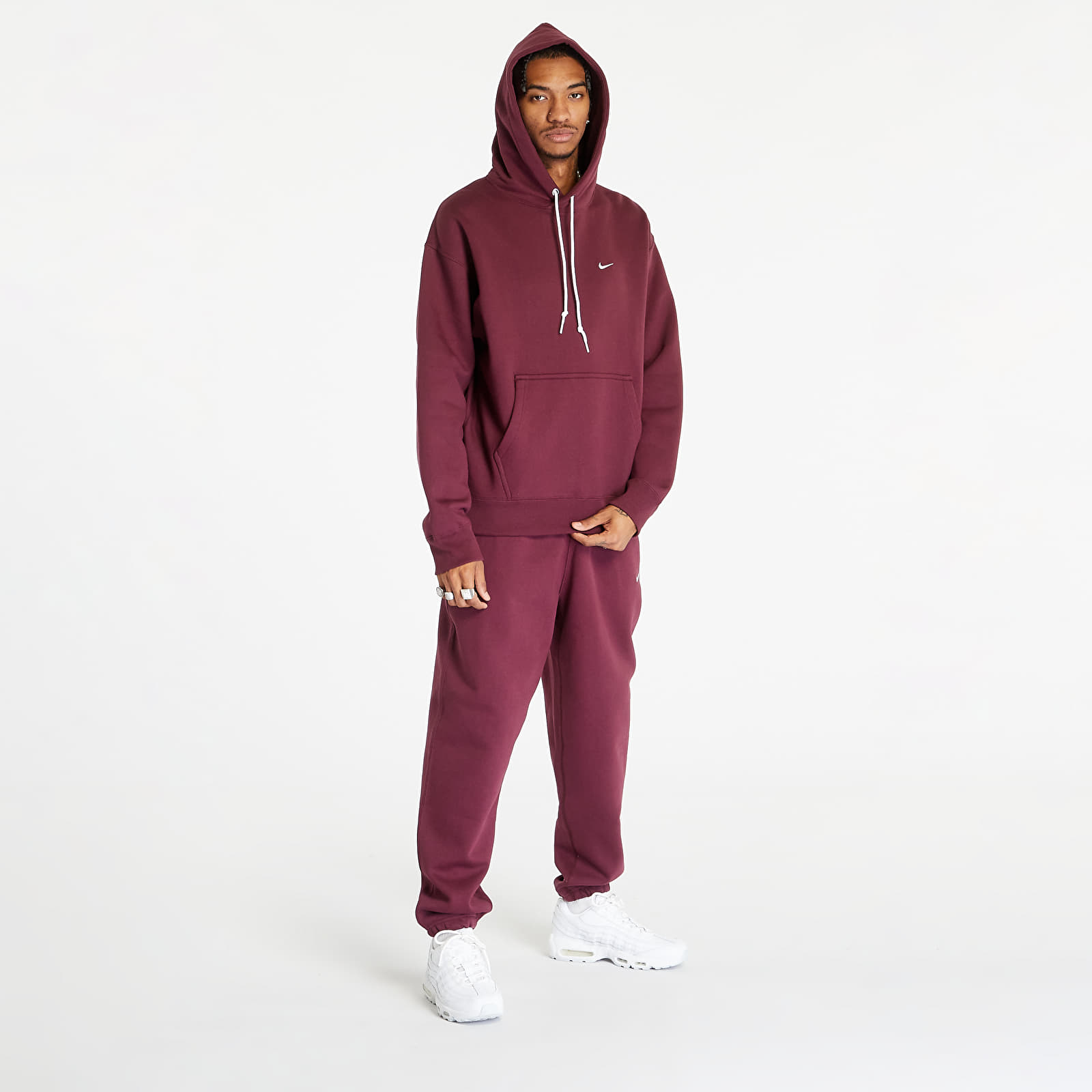 Nike tech fleece night maroon hotsell