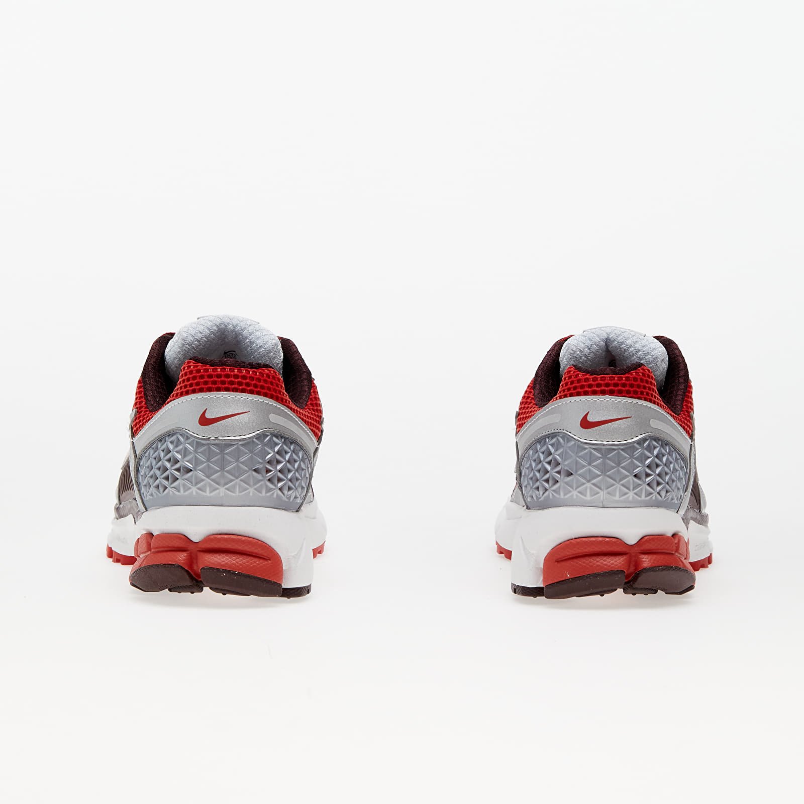 Nike vomero red hotsell