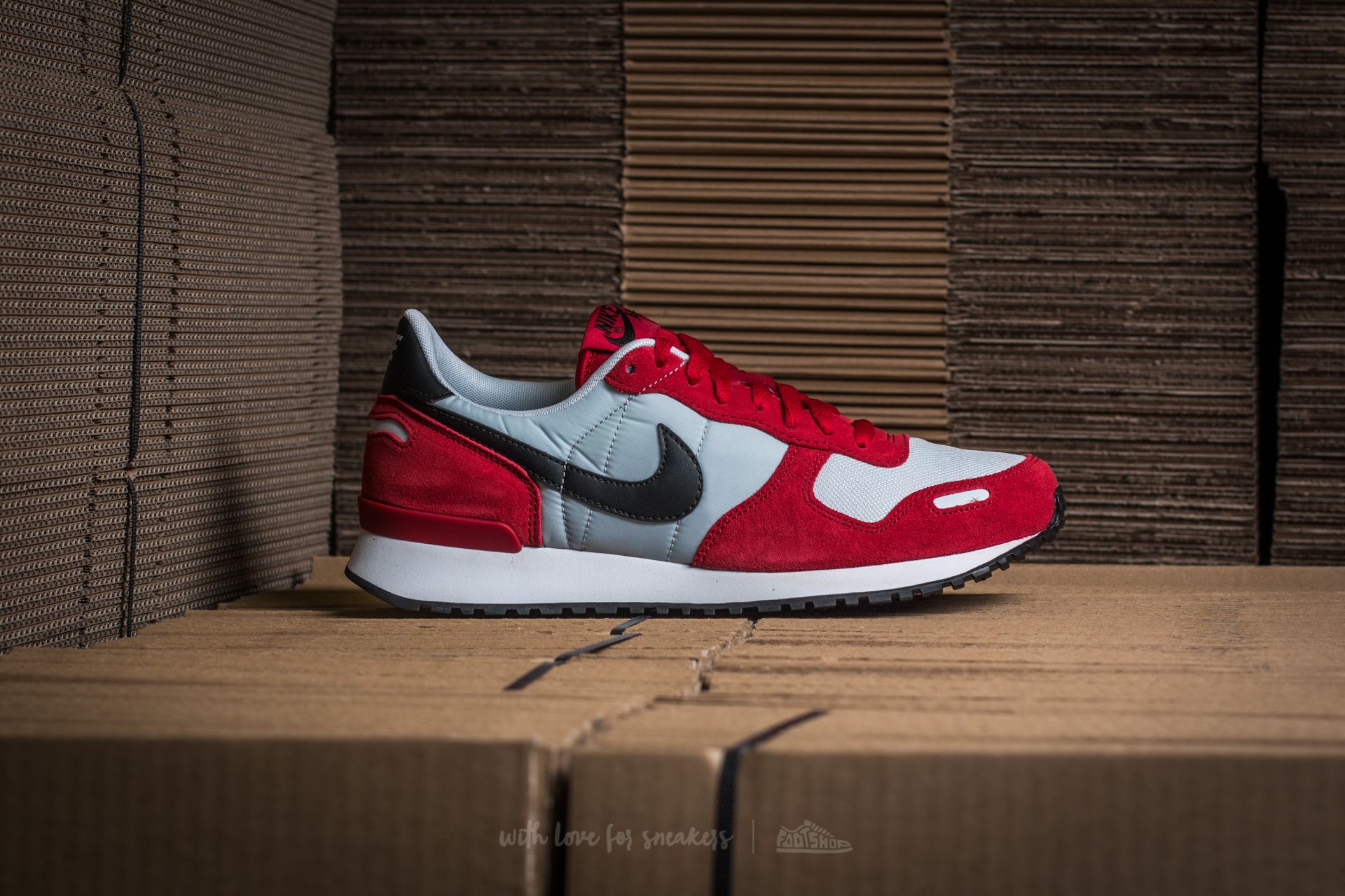 Men s shoes Nike Air Vortex Gym Red Black Pure Platinum Footshop