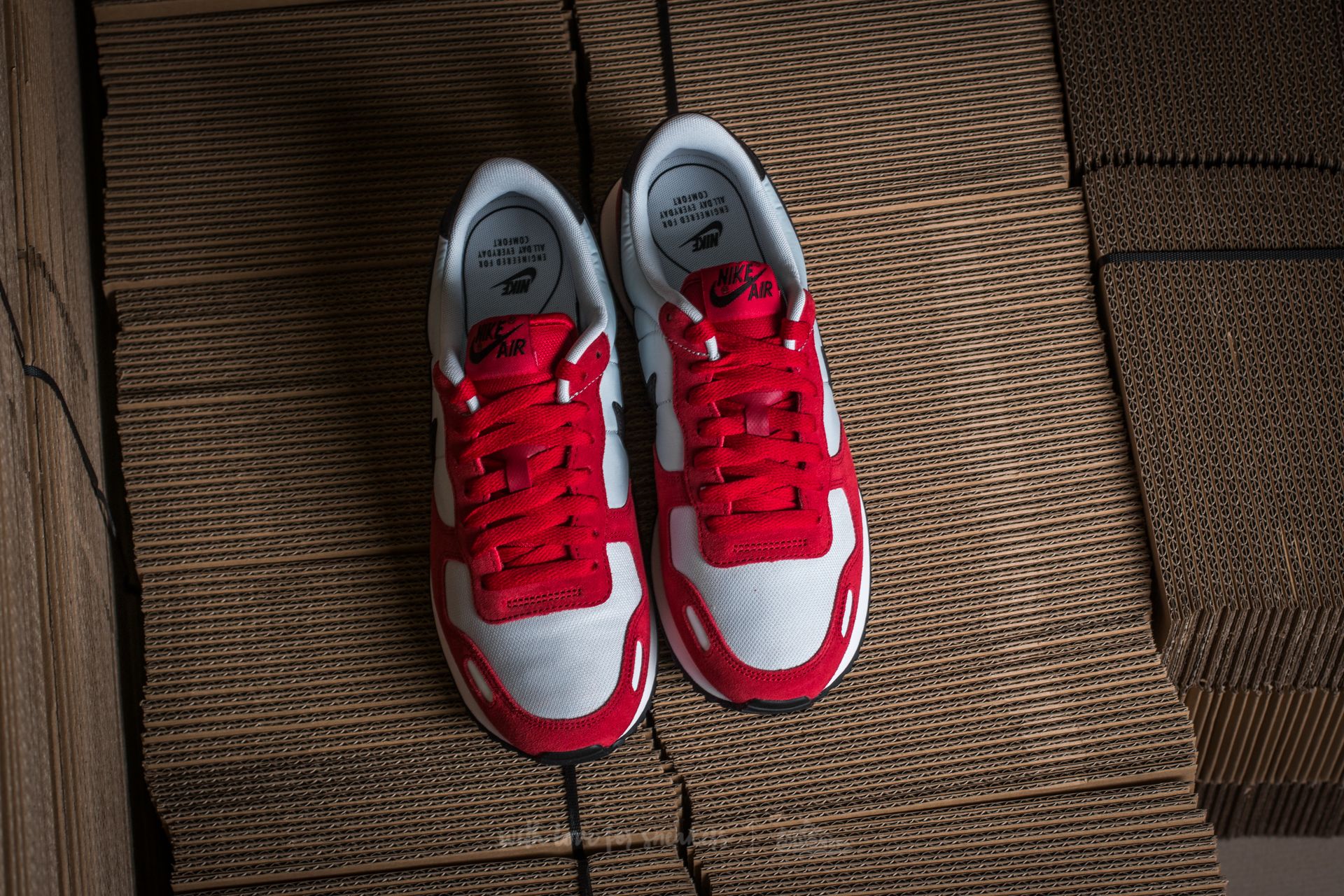 Men s shoes Nike Air Vortex Gym Red Black Pure Platinum Footshop