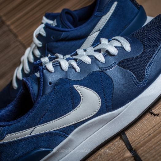 Nike internationalist sale navy blue