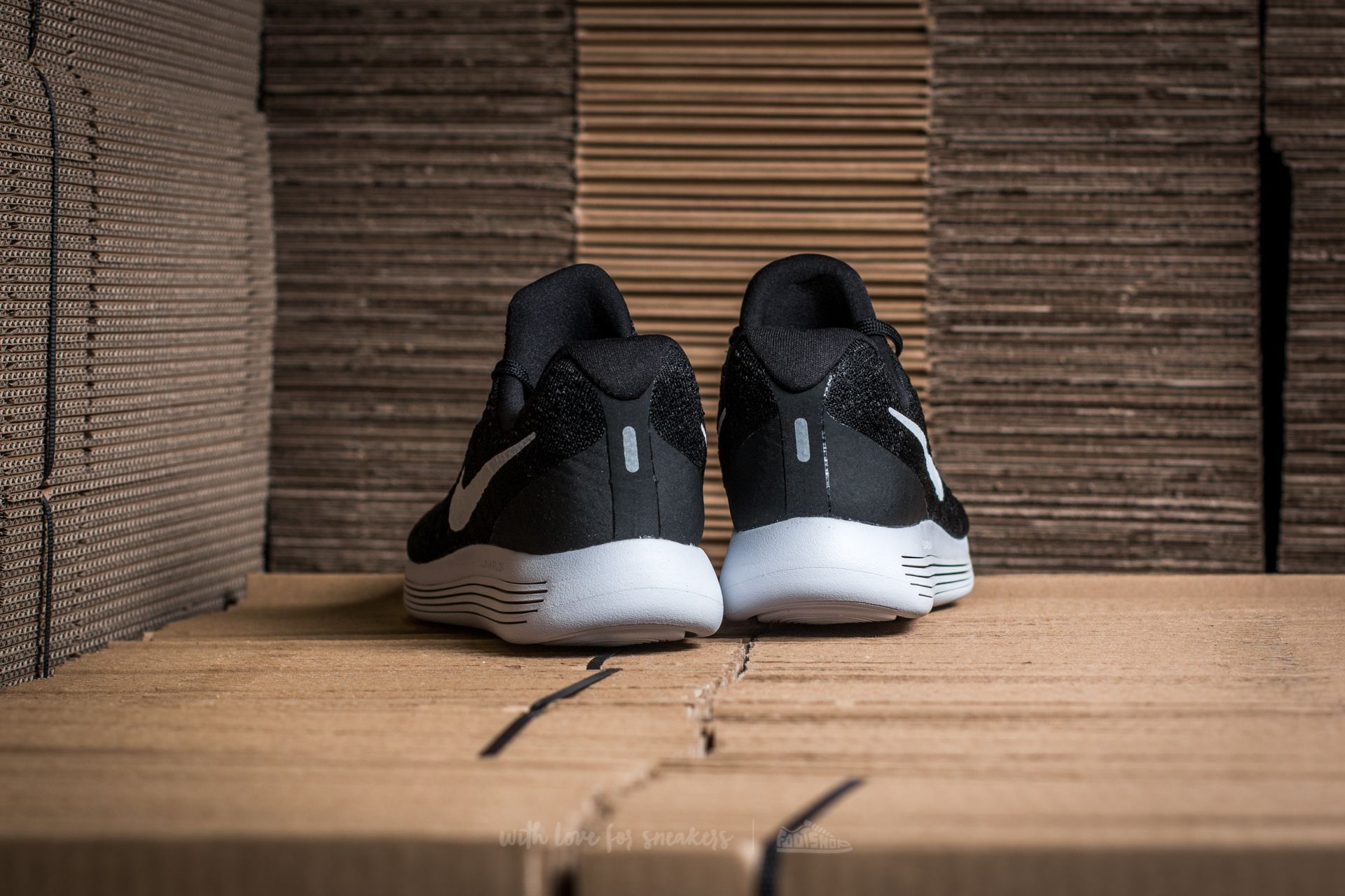 Women's shoes NIke W Lunarepic Low Flyknit 2 Black/ White-Anthracite