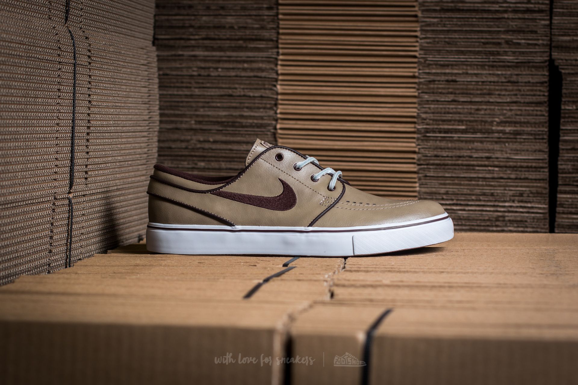 Janoski khaki boulder store