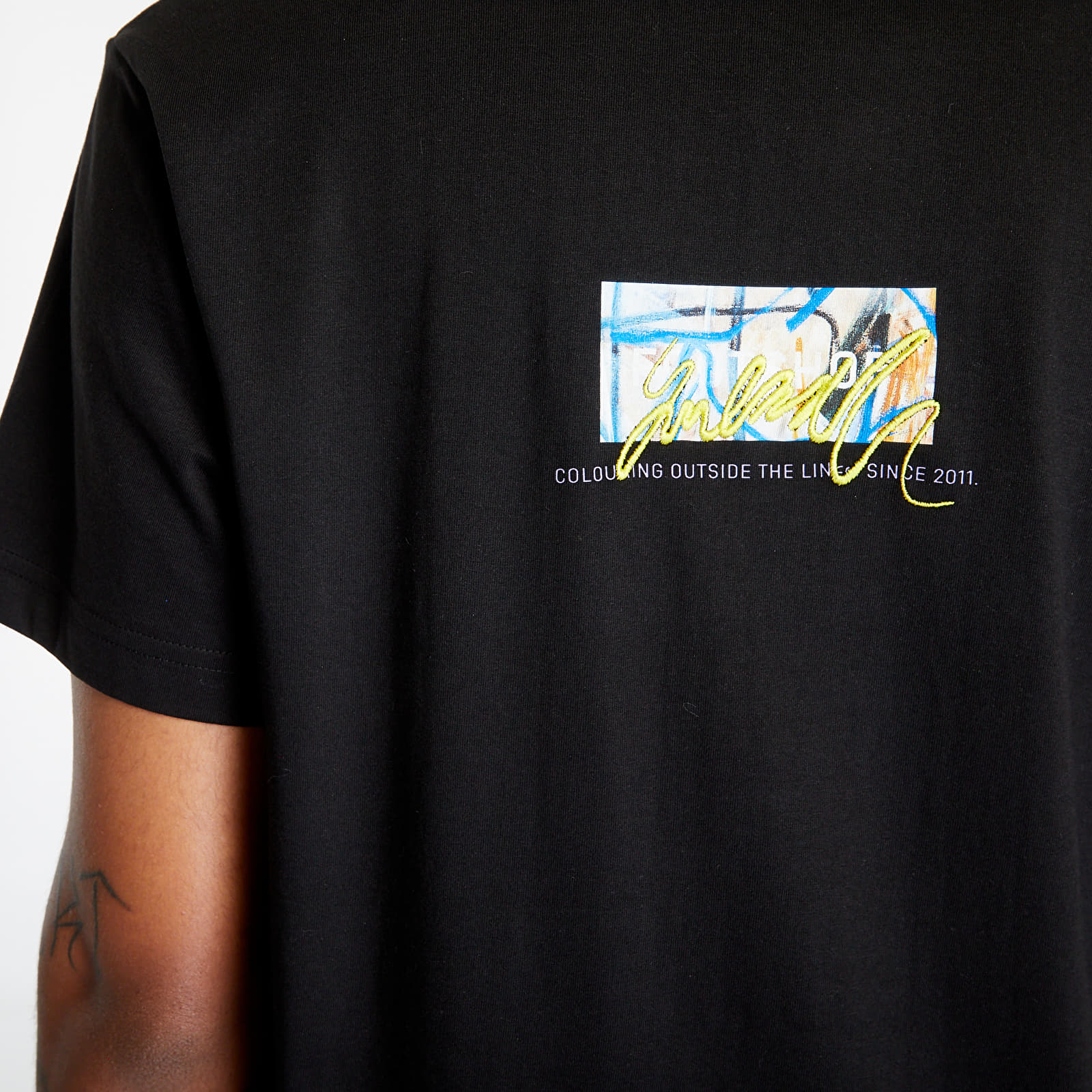 Tričká Footshop x Martin Lukáč Colouring Outside The Lines T-Shirt UNISEX Black