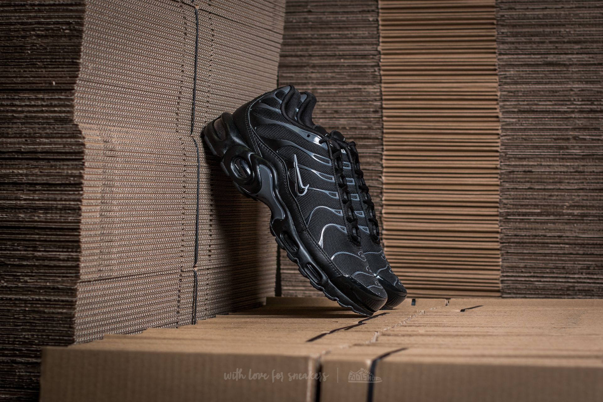Air max plus hotsell white black pure platinum