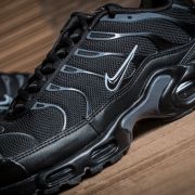 Air max plus sale (gs) black/ black-pure platinum