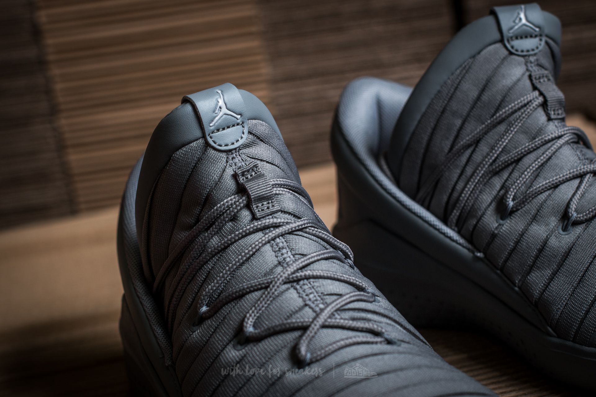 Jordan flight luxe deals grey