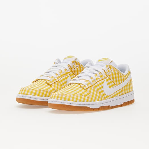 Light deals yellow nike